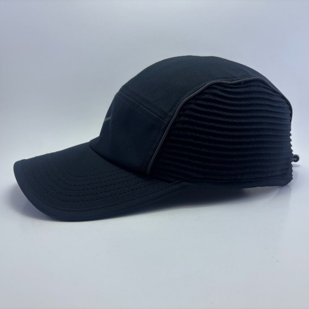 NWOT NIKE Black DryFitADV Running Adjustable Fly Cap Size Unisex S/M